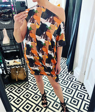 Load image into Gallery viewer, BIJOU Box Dress Abstract Print
