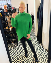 Load image into Gallery viewer, Isla Jumper In Green
